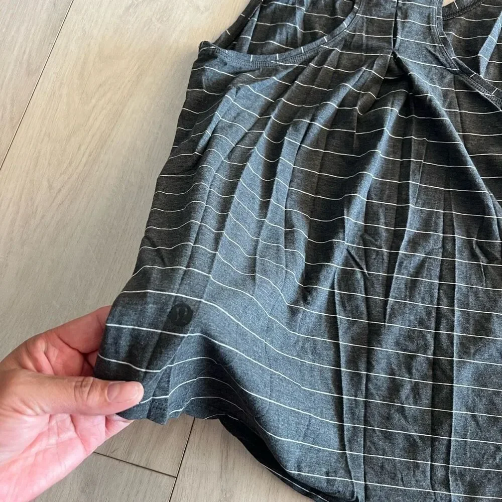 Lululemon women’s top size s